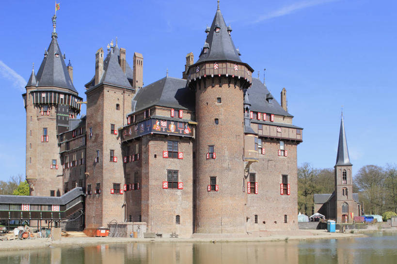 无人,横图,室外,白天,正面,旅游,度假,河流,名胜古迹,水,植物,标志建筑,地标,建筑,欧洲,荷兰,阴影,遗迹,光线,影子,堡垒,城堡,河水,水流,云,云朵,云彩,古迹,文物,娱乐,建设,古建筑,树,树木,蓝色,绿色,白云,蓝天,天空,阳光,自然,天,享受,休闲,旅游胜地,放松,生长,晴朗,成长,西欧,要塞,古文明,荷兰王国,尼德兰王国,乌得勒支,乌特勒支,设防,晴空,彩图