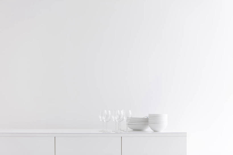 无人,横图,室内,白天,白色背景,正面,柜子,静物,杯子,高脚杯,陶瓷,陶瓷制品,红酒杯,储物柜,玻璃制品,酒杯,容器,碗,摄影,影棚,储藏,葡萄酒杯,储存,储备,蕴藏,贮备,玻璃杯,彩图,影棚拍摄,拍摄,贮存