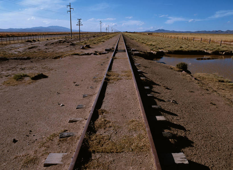无人,横图,室外,白天,正面,消失点,旅游,度假,草地,草坪,美景,山,山脉,水,植物,路,铁路,阿根廷,阴影,电力,光线,钢材,电缆,电线,液体,影子,支架,景观,山峰,水滴,云,云朵,轨道,交通,铁轨,山峦,云彩,娱乐,电塔,草,蓝色,绿色,白云,蓝天,天空,阳光,自然,群山,天,享受,休闲,景色,南美,放松,运输,能源,晴朗,支撑,资源,南美洲,拉丁美洲,自然风光,美洲,供电设备,高压电塔,高压输电线,亚美利加洲,高压电线塔,高压塔,南亚美利加洲,阿根廷共和国,萨尔塔,萨尔塔省,晴空,彩图,没影点,灭点