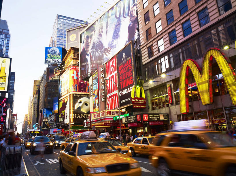 无人,餐厅,商店,麦当劳,广场,横图,室外,白天,仰视,购物,度假,消费,美景,城市风光,超市,城市,道路,路,商场,公路,出租车,汽车,纽约,美国,朦胧,模糊,景观,曼哈顿,交通,娱乐,车,蓝色,蓝天,天空,交通工具,轿车,天,享受,休闲,景色,放松,金融,百货,晴朗,快餐店,时代广场,北美,北美洲,载具,的士,美洲,计程车,选购,贸易,百货公司,纽约市,纽约州,万里无云,帝国之州,帝国州,时报广场,纽约时报广场,北亚美利加洲,亚美利加洲,血拼,出租车顶灯,晴空,晴空万里,马路,彩图,低角度拍摄,餐馆,饭店,饭馆,购物商场,购物中心,商业中心,美利坚合众国,曼哈顿区,纽约县,曼哈顿岛