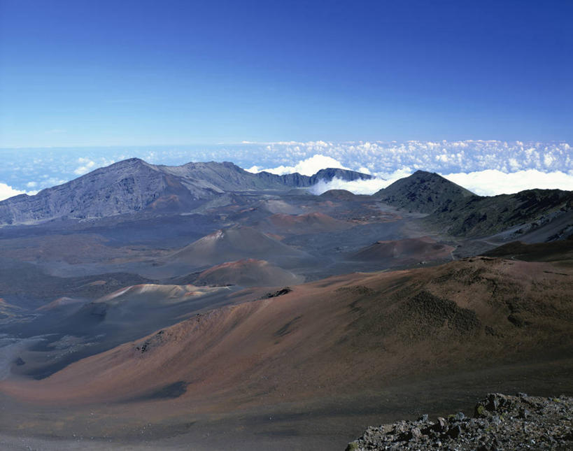 无人,公园,横图,室外,白天,正面,旅游,度假,岛屿,美景,山,雪,雪山,大雪,夏威夷,美国,阴影,光线,影子,冰,积雪,景观,山峰,雪景,云,云朵,冬季,冬天,山峦,云彩,娱乐,蓝色,白云,蓝天,天空,阳光,自然,天,享受,休闲,景色,放松,寒冷,晴朗,冰冷,北美,北美洲,国家公园,自然风光,美洲,夏威夷州,爱洛哈之州,北亚美利加洲,亚美利加洲,严寒,冰凉,酷寒,凛冽,凛凛,极冷,哈雷阿卡拉国家公园,列岛,群岛,诸岛,晴空,彩图,美利坚合众国,毛伊岛,茂伊岛,茂宜岛,山谷之岛