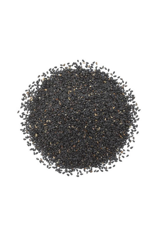 无人,竖图,俯视,室内,特写,白天,白色背景,一堆,许多,堆叠,堆积,芝麻,很多,黑色,摄影,影棚,堆,黑芝麻,脂麻,胡麻,白麻,巨胜子,油麻,彩图,高角度拍摄,影棚拍摄,拍摄