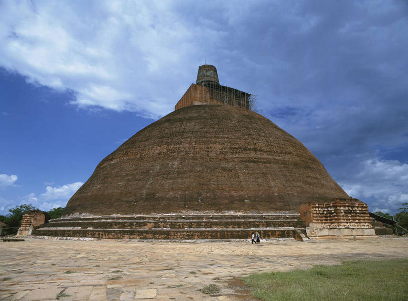 无人,横图,室外,白天,正面,旅游,度假,草地,草坪,石头,名胜古迹,植物,标志建筑,地标,建筑,斯里兰卡,亚洲,阴影,遗迹,光线,石子,影子,云,云朵,首都,云彩,古迹,文物,娱乐,建设,古建筑,废墟,草,蓝色,绿色,白云,蓝天,天空,阳光,天,享受,休闲,旅游胜地,放松,晴朗,南亚,古文明,斯里兰卡民主社会主义共和国,阿努拉达普拉,科伦坡,阿努拉达普拉古城,石块,岩石,晴空,彩图