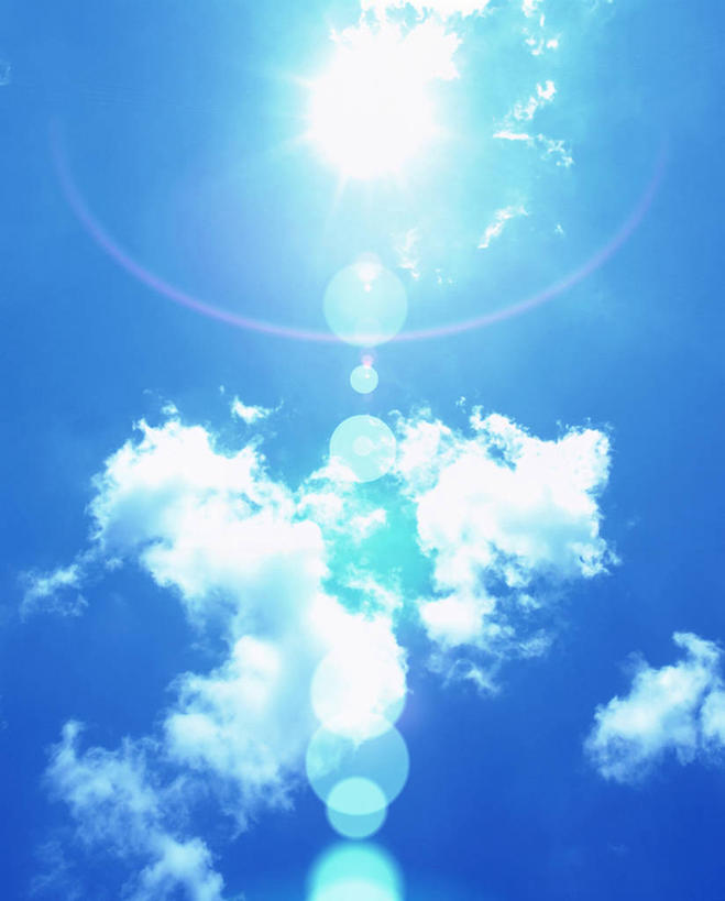 无人,竖图,室外,特写,白天,仰视,光晕,美景,太阳,阴影,光线,圆形,影子,景观,云,云朵,云彩,蓝色,白云,蓝天,天空,阳光,自然,天,景色,晴朗,气象,环形,自然风光,日晕,太阳光晕,晴空,彩图,低角度拍摄