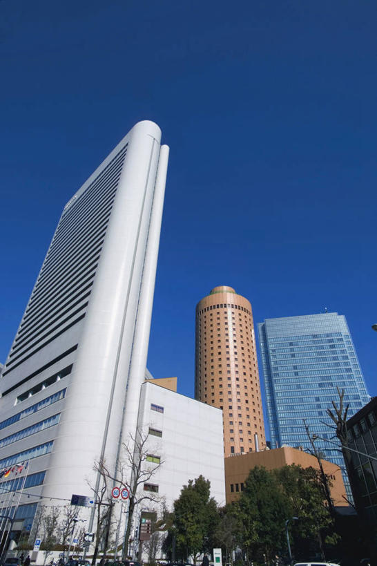 无人,高楼大厦,竖图,室外,白天,仰视,度假,美景,植物,城市风光,城市,大厦,建筑,摩天大楼,日本,亚洲,阴影,光线,影子,景观,娱乐,树,树木,蓝色,绿色,蓝天,天空,阳光,自然,天,享受,休闲,景色,放松,大阪,生长,晴朗,成长,东亚,本州,万里无云,大阪府,本州岛,日本国,近畿地方,近畿,梅田,北区,晴空,晴空万里,彩图,低角度拍摄,大楼,高层建筑,高楼,摩天楼