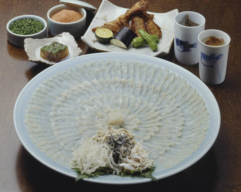 海鲜,生鱼片,无人,横图,俯视,室内,特写,白天,烹饪,餐桌,桌子,茄子,蔬菜,杯子,餐具,水果,阴影,朦胧,模糊,新鲜,反射,碟子,盘,影子,陶瓷,肉,生食,鱼肉,日本料理,鱼片,料理,食品,果实,陶瓷制品,蔬果,水产,菜肴,美食,肉类,海洋生物,食物,紫色,盘子,容器,水杯,碟,碗,日式料理,日式,佳肴,有机食品,绿色食品,餐台,储藏,河豚,河豚鱼,鸡泡鱼,气泡鱼,储存,水生动物,海产品,水生物,肉食,海底动物,紫茄子,鲀鱼,酸橙,河鲀,沙西米,代代,茶杯,橙子,橙,落苏,酪酥,昆仑瓜,矮瓜,彩图,高角度拍摄,贮存,刺身