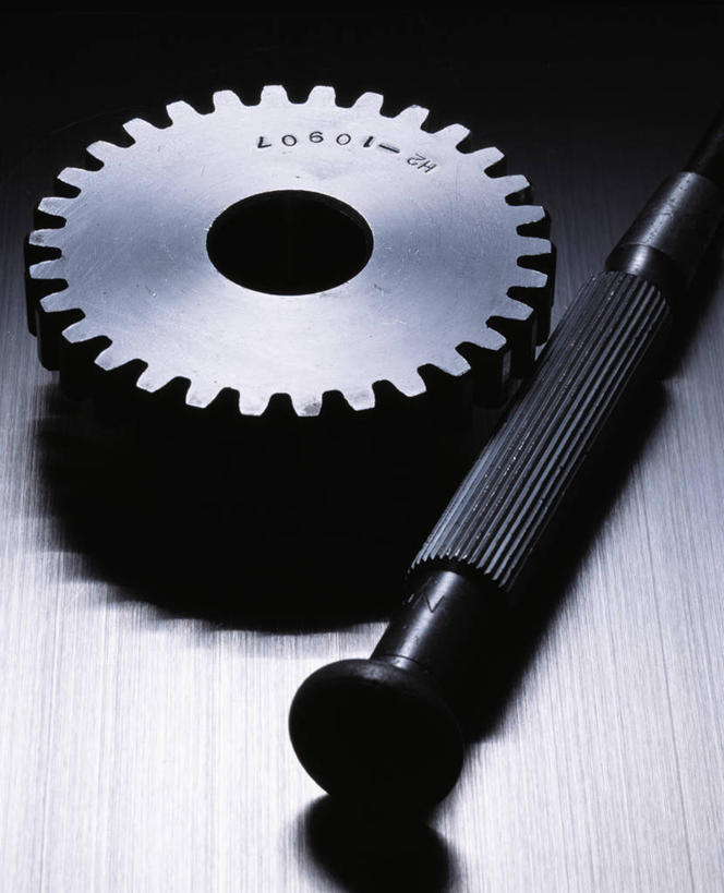 无人,竖图,俯视,室内,特写,白天,零件,齿轮,静物,连接,阴影,组合,朦胧,模糊,反射,钉子,影子,机械,摄影,影棚,链接,五金,紧固,拼接,拼凑,拼合,凑集,聚合,撮合,链结,牢固,彩图,高角度拍摄,影棚拍摄,拍摄,稳固