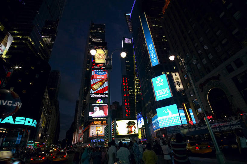 无人,高楼大厦,广场,横图,彩色,室外,夜晚,仰视,度假,美景,城市风光,城市,大厦,建筑,摩天大楼,霓虹灯,纽约,美国,朦胧,模糊,景观,灯光,曼哈顿,七彩,娱乐,光源,霓虹,灯,享受,休闲,景色,放松,时代广场,北美,北美洲,照明设备,美洲,纽约市,纽约州,帝国之州,帝国州,氖灯,时报广场,纽约时报广场,北亚美利加洲,亚美利加洲,彩图,低角度拍摄,大楼,高层建筑,高楼,摩天楼,美利坚合众国,曼哈顿区,纽约县,曼哈顿岛