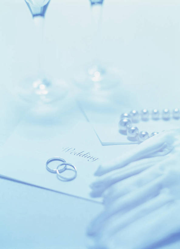 葡萄酒,无人,竖图,俯视,室内,特写,白天,爱情,婚礼,奢侈,快乐,幸福,纯洁,杯子,项链,阴影,朦胧,模糊,庆祝,装饰,反射,高脚杯,影子,珍珠,结婚,浪漫,玻璃制品,酒,装饰品,饮料,戒指,酒杯,饰品,手套,首饰,香槟,健康,温暖,喜庆,恩爱,诱惑,纪念,保暖,华丽,信物,点缀,贵重,珍贵,富有,权利,御寒,请帖,书信,香槟杯,衬托,美观,雅致,雅观,气泡酒,起泡酒,汽酒,手饰,宝贵,有机宝石,玻璃杯,彩图,高角度拍摄,高兴,欢笑,简帖,白珍珠,请柬