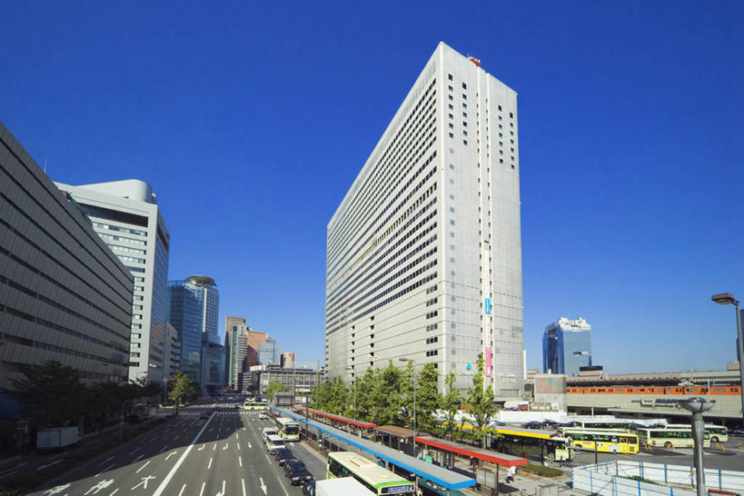 无人,高楼大厦,横图,室外,白天,仰视,度假,办公楼,美景,城市风光,城市,大厦,道路,建筑,路,路灯,摩天大楼,写字楼,公路,车站,照明,日本,亚洲,阴影,光线,影子,景观,灯光,分界线,停车线,站台,交通,娱乐,月台,灯,蓝色,蓝天,天空,阳光,楼宇,天,享受,休闲,商务楼,景色,放松,大阪,晴朗,车行道,车行道分界线,照亮,照明设备,标线,东亚,车行线,本州,万里无云,大阪府,本州岛,日本国,近畿地方,近畿,梅田,北区,晴空,晴空万里,马路,彩图,低角度拍摄,大楼,高层建筑,高楼,摩天楼