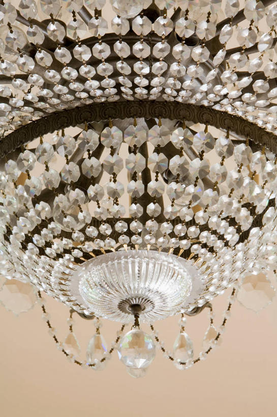 无人,竖图,室内,特写,白天,仰视,时尚,天花板,静物,照明,吊挂,悬挂,墙,屋顶,灯光,水晶,挂,顶棚,吊灯,水晶灯,墙壁,墙面,灯,灯具,华丽,照亮,照明设备,高贵,水晶吊灯,水晶制品,富丽,华美,彩图,低角度拍摄,水晶石