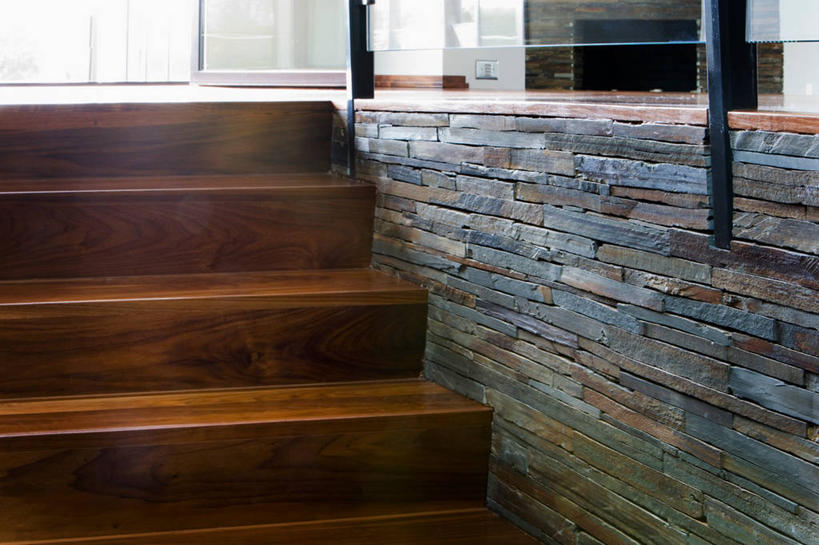 无人,栏杆,横图,室内,白天,正面,建材,地板,楼梯,建筑,静物,材料,扶手,砖,砖块,阶梯,墙,地面,护栏,木地板,墙壁,墙面,台阶,砖头,建造,石料,彩图,砌墙砖