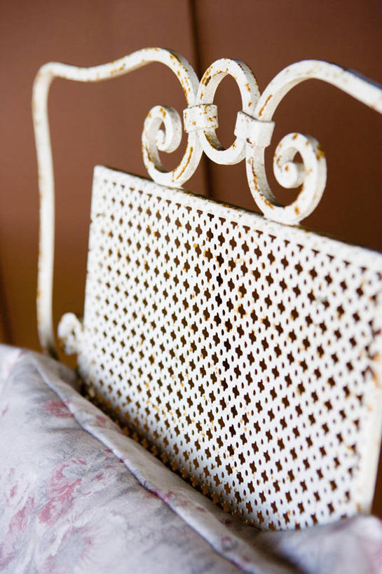 无人,竖图,室外,特写,白天,正面,靠垫,静物,椅子,阴影,反射,影子,躺椅,靠枕,一个,垫子,枕头,单个,沙滩椅,彩图