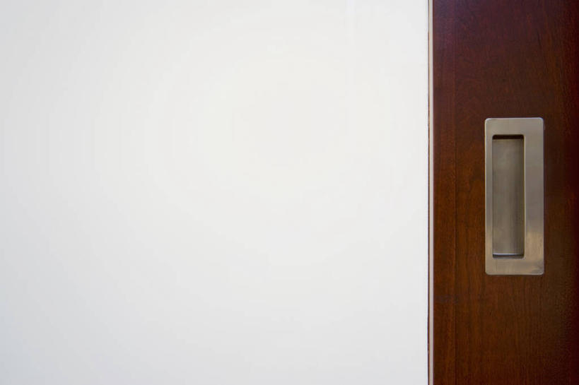 无人,家,横图,室内,特写,白天,正面,门,静物,玻璃,阴影,反射,影子,房屋,墙,屋子,公寓,磨砂玻璃,洋房,楼房,墙壁,墙面,住宅,玻璃制品,把手,门把手,门框,门把,毛玻璃,拉手,彩图,房子