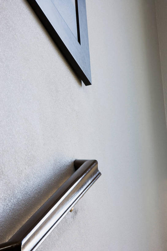 无人,栏杆,竖图,室内,白天,正面,绘画,静物,阴影,艺术,反射,影子,墙,围栏,古典,文化,护栏,墙壁,墙面,工艺品,品味,美术,高雅,挂画,美学,装饰画,彩图