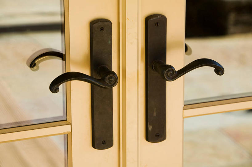 无人,横图,室内,特写,白天,正面,门,静物,金属制品,阴影,反射,金属,木制,影子,弧形,把手,门把手,木制品,门框,门把,拉手,彩图