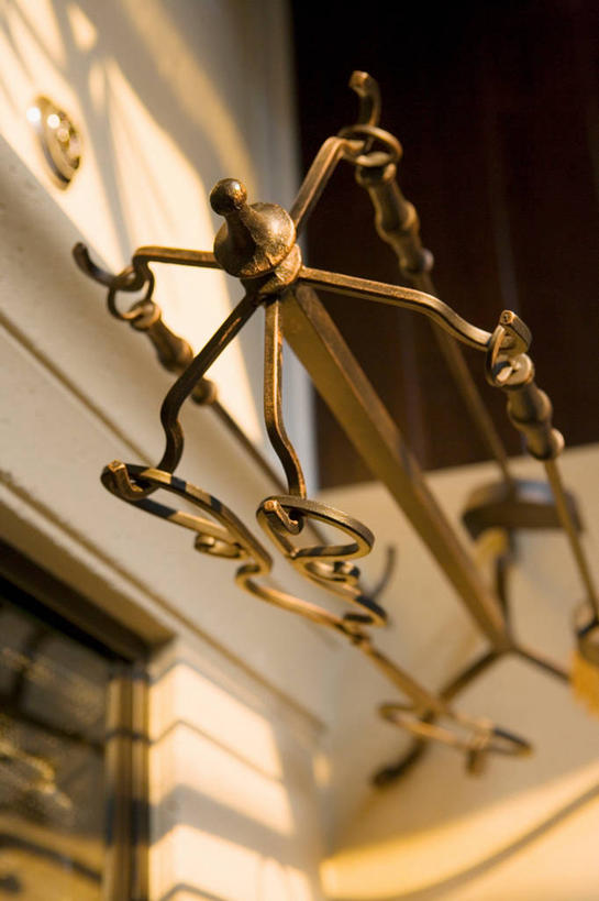 无人,竖图,俯视,室内,特写,白天,壁炉,静物,金属制品,阴影,朦胧,模糊,反射,金属,影子,架子,一个,取暖,单个,彩图,高角度拍摄,取暖设备