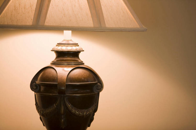 无人,横图,室内,特写,白天,正面,台灯,静物,照明,阴影,反射,影子,墙,灯光,墙壁,墙面,灯,灯具,照亮,照明设备,一盏,彩图