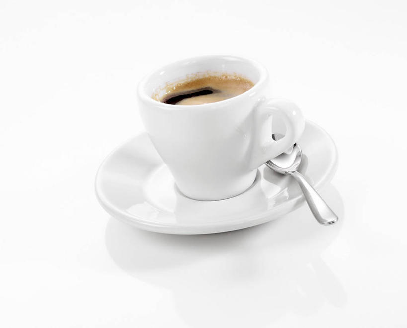 咖啡,无人,横图,俯视,室内,特写,白天,白色背景,幸福,餐桌,桌子,杯子,餐具,金属制品,阴影,反射,金属,瓷器,碟子,盘,影子,勺子,咖啡杯,陶瓷制品,一杯,娱乐,饮料,一个,盘子,调羹,碟,汤匙,享受,休闲,温馨,放松,乐趣,摄影,影棚,单个,餐台,提神,舒适,瓷杯,醒脑,软饮料,彩图,高角度拍摄,影棚拍摄,拍摄