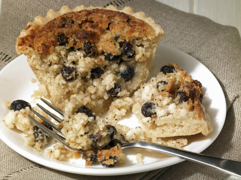 点心,无人,横图,俯视,室内,特写,白天,下午茶,餐桌,桌子,餐具,阴影,反射,叉子,碟子,盘,影子,食品,蛋挞,食物,糕点,两个,盘子,碟,餐台,餐叉,蛋塔,进餐用具,彩图,高角度拍摄