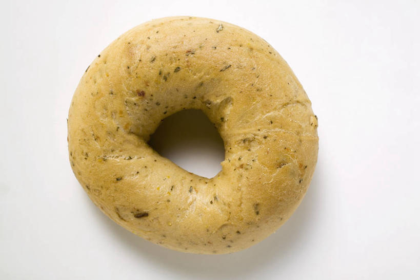 点心,面包,无人,横图,俯视,室内,特写,白天,白色背景,阴影,反射,影子,食品,面点,食物,糕点,一个,摄影,影棚,单个,百吉饼,贝果面包,彩图,高角度拍摄,影棚拍摄,拍摄