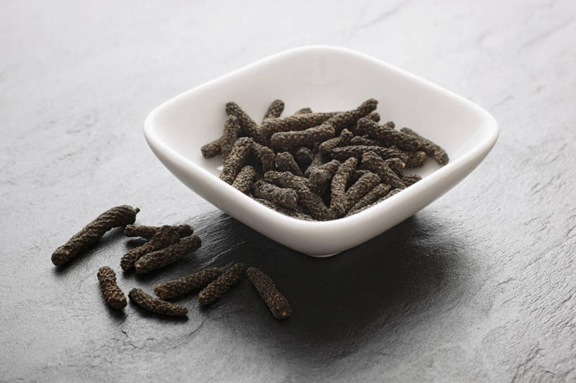 无人,横图,俯视,室内,特写,白天,桌面,桌子,一堆,许多,阴影,堆叠,堆积,反射,木制,影子,陶瓷,调料,调味,香料,佐料,陶瓷制品,黑胡椒,调味品,调味料,一个,木制品,容器,碗,摄影,影棚,单个,储藏,堆,配料,储存,作料,胡椒,彩图,高角度拍摄,影棚拍摄,拍摄,贮存