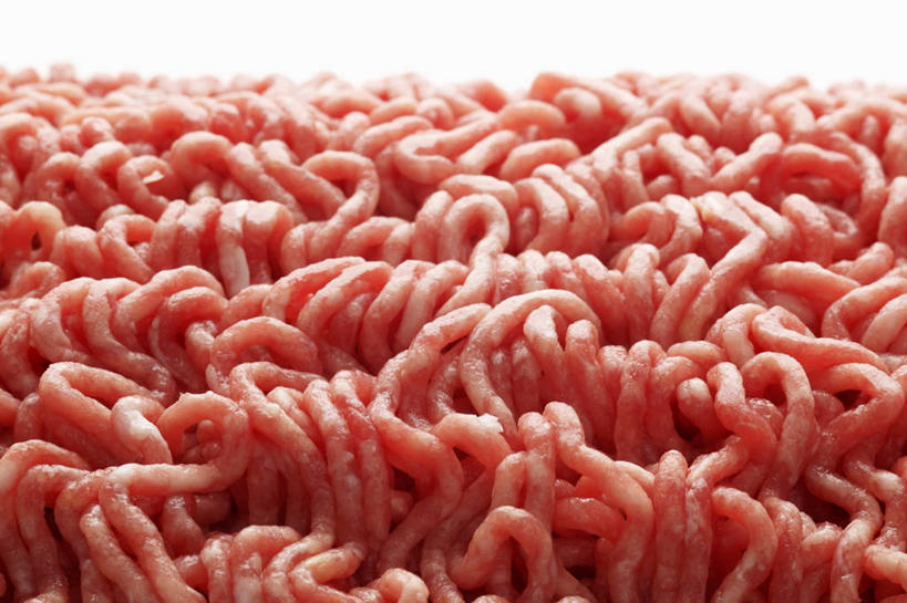 无人,横图,俯视,室内,特写,白天,白色背景,桌面,桌子,一堆,许多,阴影,堆叠,堆积,反射,木制,影子,肉,很多,肉类,红色,木制品,摄影,影棚,堆,肉食,彩图,高角度拍摄,影棚拍摄,拍摄