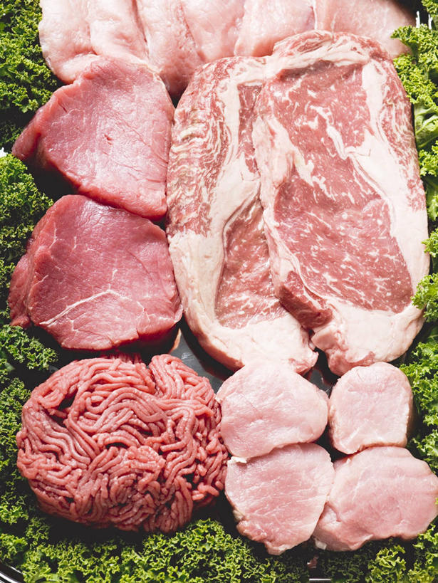 无人,竖图,俯视,室内,特写,白天,餐桌,桌子,蔬菜,一堆,许多,阴影,堆叠,堆积,新鲜,反射,影子,生菜,莴苣,肉,牛肉,食品,猪肉,肉类,食物,摄影,有机食品,绿色食品,影棚,餐台,堆,肉食,春菜,鹅仔菜,莴仔菜,千金菜,叶用莴苣,彩图,高角度拍摄,影棚拍摄,拍摄