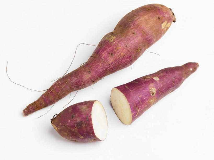 无人,横图,俯视,室内,特写,白天,白色背景,桌面,桌子,红薯,蔬菜,切开,阴影,新鲜,反射,木制,影子,食品,食物,三个,红色,木制品,切,摄影,有机食品,绿色食品,影棚,剖面,切面,山芋,甘薯,番薯,地瓜,彩图,高角度拍摄,影棚拍摄,拍摄