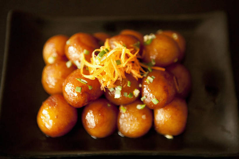 无人,横图,俯视,室内,特写,白天,烹饪,中餐,餐桌,桌子,南瓜,蔬菜,餐具,一堆,许多,阴影,堆叠,堆积,新鲜,反射,碟子,盘,影子,金瓜,料理,食品,很多,菜肴,美食,番瓜,食物,一个,盘子,碟,中式,佳肴,有机食品,绿色食品,单个,餐台,堆,麦瓜,倭瓜,彩图,高角度拍摄