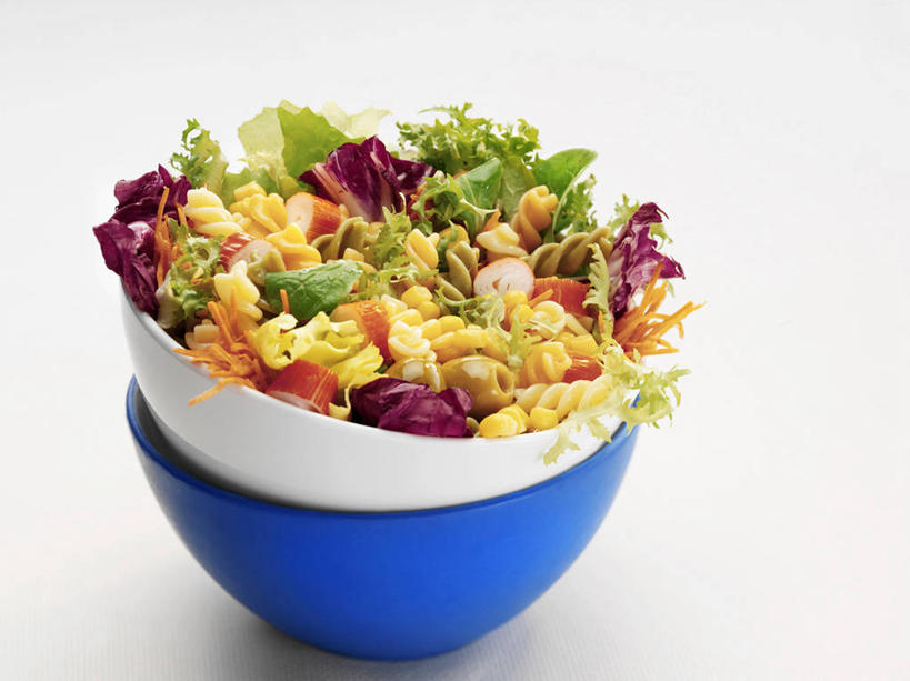 面食,通心粉,无人,横图,俯视,室内,特写,白天,白色背景,西餐,玉米,桌面,桌子,蔬菜,椰菜,卷心菜,一堆,阴影,堆叠,堆积,新鲜,反射,木制,棒子,影子,陶瓷,玉蜀黍,紫甘蓝,面,生食,蔬菜沙拉,通心面,沙拉,料理,食品,陶瓷制品,色拉,沙律,紫包菜,食物,两个,木制品,容器,碗,赤甘蓝,甘蓝,西式,摄影,有机食品,绿色食品,影棚,色拉酱,储藏,堆,苞米,储存,千岛酱,苞芦,紫椰菜,苞谷,包谷,大蜀黍,番麦,薏米包,玉高粱,玉麦,珍珠米,紫圆白菜,结球甘蓝,红甘蓝,甘兰,包心菜,彩图,高角度拍摄,影棚拍摄,拍摄,贮存