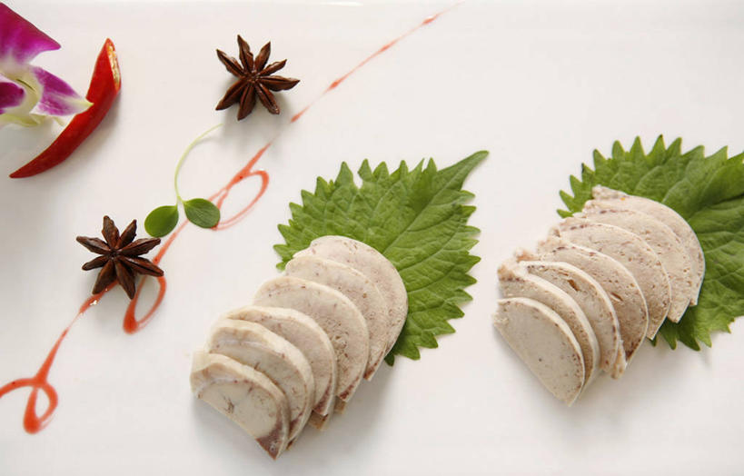 内脏,动脉,静脉,无人,横图,俯视,室内,特写,白天,白色背景,烹饪,中餐,叶子,许多,阴影,装饰,反射,粘稠,医学,影子,调料,料理,食品,糖,绿叶,调味品,调味料,菜肴,美食,食物,排列,模型,中式,嫩叶,摄影,佳肴,影棚,糖浆,华丽,修饰,点缀,生物学,器官,黏稠,生理学,衬托,美观,雅致,雅观,摆列,浓厚,动物器官,鸭肝,叶,叶片,彩图,高角度拍摄,影棚拍摄,拍摄,布列,分列