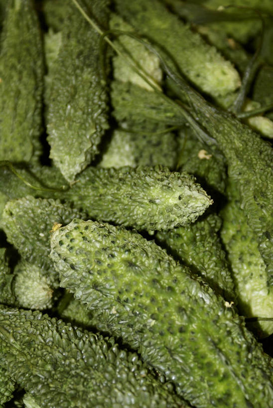 无人,竖图,俯视,室内,特写,白天,蔬菜,一堆,许多,阴影,堆叠,堆积,新鲜,反射,影子,苦瓜,食品,食物,绿色,凉瓜,摄影,有机食品,绿色食品,影棚,堆,君子菜,癞瓜,癞葡萄,彩图,高角度拍摄,影棚拍摄,拍摄