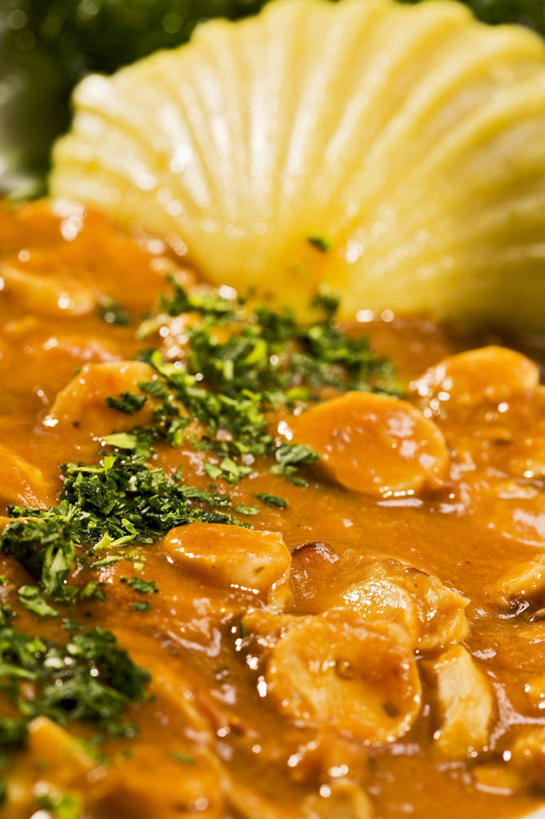 海鲜,无人,竖图,俯视,室内,特写,白天,桌面,桌子,蔬菜,阴影,朦胧,模糊,新鲜,反射,木制,影子,调料,酱料,酱汁,佐料,食品,调味品,扇贝,调味料,水产,酱,海洋生物,食物,木制品,有机食品,绿色食品,海扇,水生动物,海产品,水生物,海底动物,彩图,高角度拍摄