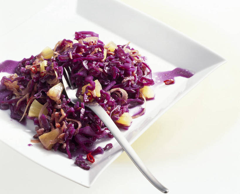 无人,横图,俯视,室内,特写,白天,白色背景,餐桌,桌子,菠萝,蔬菜,椰菜,卷心菜,餐具,水果,一把,一堆,许多,阴影,堆叠,堆积,新鲜,反射,叉子,碟子,盘,影子,紫甘蓝,生食,蔬菜沙拉,沙拉,食品,果实,色拉,蔬果,沙律,紫包菜,食物,白色,盘子,碟,赤甘蓝,甘蓝,摄影,有机食品,绿色食品,影棚,餐台,色拉酱,堆,千岛酱,紫椰菜,餐叉,紫圆白菜,进餐用具,凤梨,结球甘蓝,红甘蓝,甘兰,包心菜,彩图,高角度拍摄,影棚拍摄,拍摄