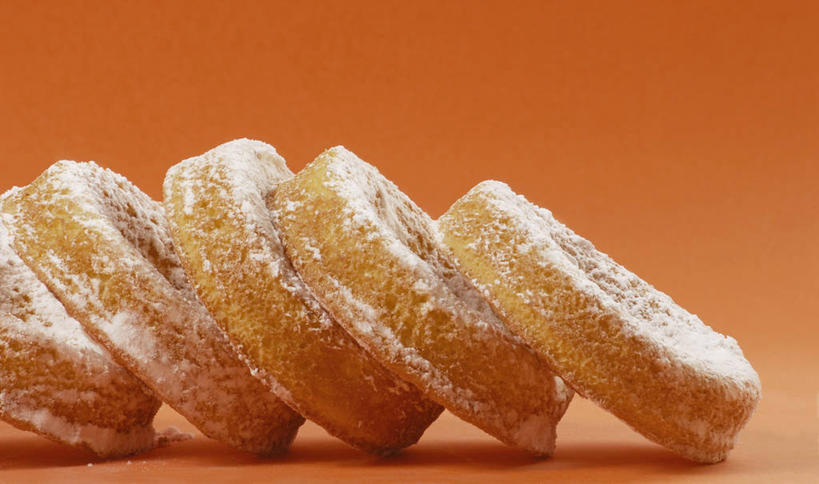 点心,无人,横图,俯视,室内,特写,白天,餐桌,桌子,五个,一排,许多,橙色背景,阴影,整齐,反射,影子,调料,食品,糖,调味品,曲奇,调味料,食物,排列,饼干,零食,摄影,影棚,餐台,队列,曲奇饼,曲奇饼干,彩图,高角度拍摄,影棚拍摄,拍摄