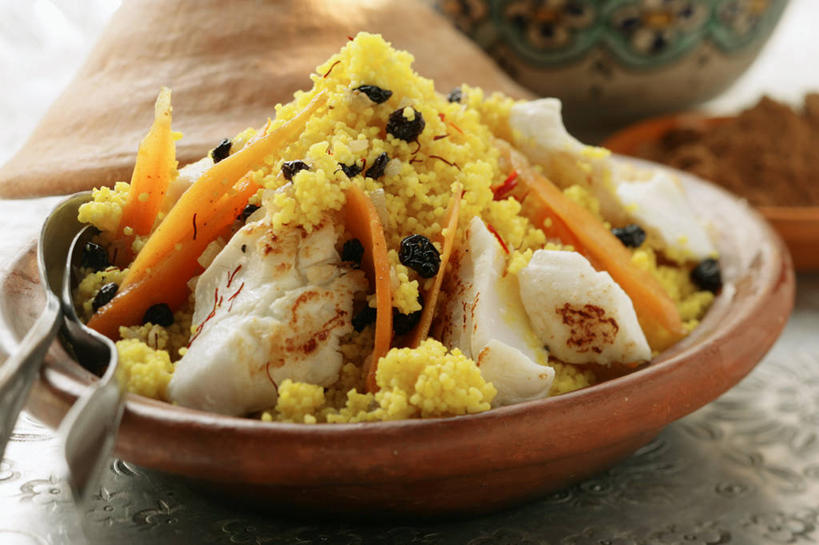 海鲜,无人,横图,俯视,室内,特写,白天,烹饪,快乐,桌面,桌子,葡萄,萝卜,胡萝卜,蔬菜,厨具,阴影,新鲜,反射,木制,粉末,影子,陶瓷,面粉,肉,鱼肉,食品,陶瓷制品,粮食,锅,水产,肉类,藏红花,海洋生物,食物,一个,木制品,粉,葡萄干,有机食品,绿色食品,单个,锅具,保护,农产品,番红花,水生动物,海产品,水生物,肉食,海底动物,烹饪用具,原材料,塔吉锅,西红花,粉状,乌珠木,烹调用具,山葫芦,蒲桃,草龙珠,红萝卜,甘荀,烹调,彩图,高角度拍摄