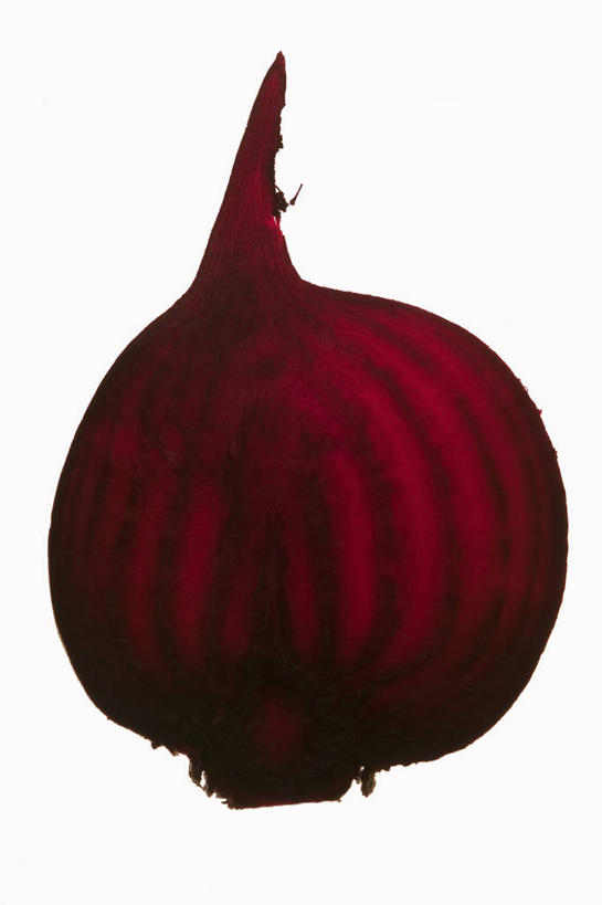 无人,竖图,俯视,室内,特写,白天,白色背景,桌面,桌子,蔬菜,阴影,新鲜,反射,木制,影子,食品,食物,一个,紫色,木制品,摄影,有机食品,绿色食品,影棚,单个,横截面,剖面,根甜菜,红菜头,甜菜根,菾菜,紫菜头,糖萝卜,截面,截面图形,彩图,高角度拍摄,影棚拍摄,拍摄