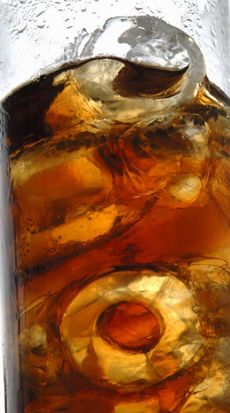 无人,竖图,室内,特写,白天,正面,杯子,冰,冰块,饮品,冷冻,可乐,玻璃制品,饮料,一个,水杯,碳酸饮料,寒冷,冷藏,单个,冰冷,可口,保鲜,适口,玻璃杯,彩图