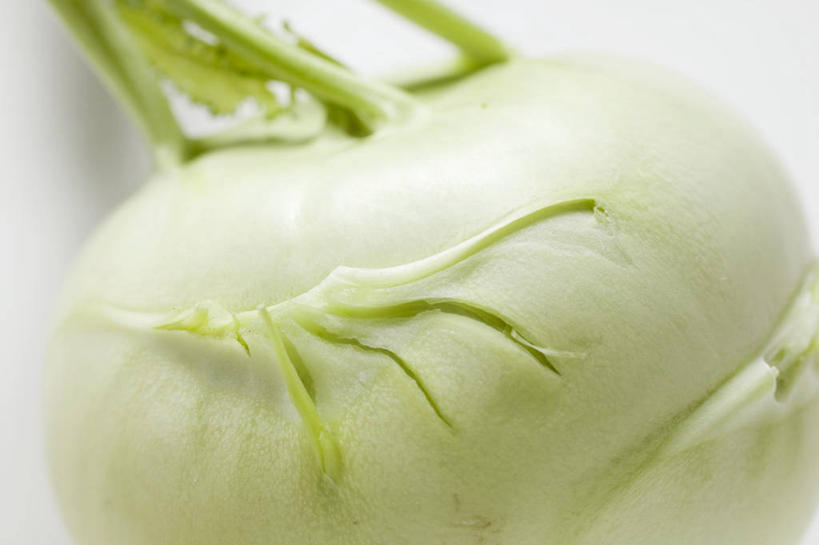 无人,横图,俯视,室内,特写,白天,白色背景,餐桌,桌子,蔬菜,阴影,朦胧,模糊,新鲜,反射,影子,食品,食物,一个,绿色,白色,芥菜,摄影,有机食品,绿色食品,影棚,单个,餐台,大头菜,盖菜,彩图,高角度拍摄,影棚拍摄,拍摄