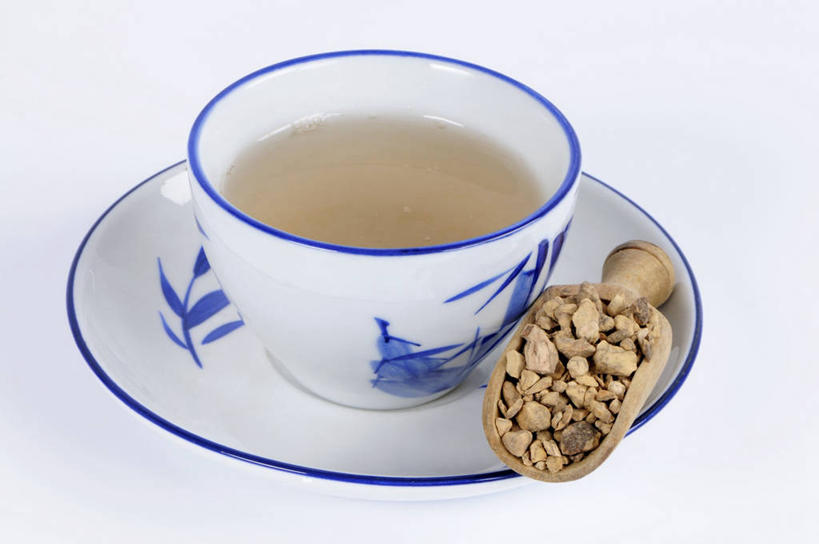 无人,横图,俯视,室内,特写,白天,白色背景,绘画,幸福,植物,餐桌,茶,桌子,餐具,阴影,反射,木制,彩绘,铲子,瓷器,碟子,盘,影子,陶瓷,茶叶,草药,药草,一杯,娱乐,中药,盘子,木制品,容器,碟,碗,享受,休闲,温馨,放松,乐趣,清热,摄影,影棚,餐台,储藏,解暑,陶艺,提神,舒适,储存,醒脑,药材,中草药,中药材,本草,彩釉,画画,彩图,高角度拍摄,影棚拍摄,拍摄,虎杖,贮存