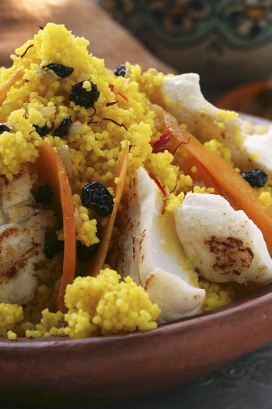 无人,竖图,俯视,室内,特写,白天,烹饪,西餐,快乐,餐桌,桌子,葡萄,萝卜,胡萝卜,蔬菜,餐具,阴影,新鲜,反射,碟子,粉末,盘,影子,料理,食品,粮食,菜肴,美食,藏红花,食物,盘子,碟,粉,葡萄干,西式,佳肴,有机食品,绿色食品,餐台,保护,农产品,番红花,原材料,西红花,粉状,乌珠木,山葫芦,蒲桃,草龙珠,红萝卜,甘荀,彩图,高角度拍摄,粗麦粉