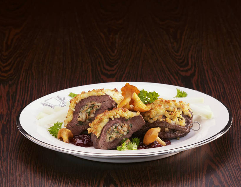 奶酪,无人,横图,俯视,室内,特写,白天,烹饪,西餐,桌面,桌子,蔬菜,餐具,阴影,新鲜,反射,木制,碟子,盘,影子,菌菇,肉,干酪,起司,料理,食品,芝士,营养,菌类,菜肴,美食,肉类,食物,一个,盘子,木制品,碟,乳酪,食用菌,西式,摄影,佳肴,有机食品,绿色食品,影棚,单个,乳制品,发酵,肉食,鸡油菌,鹿肉,杏黄菌,杏菌,彩图,高角度拍摄,影棚拍摄,拍摄