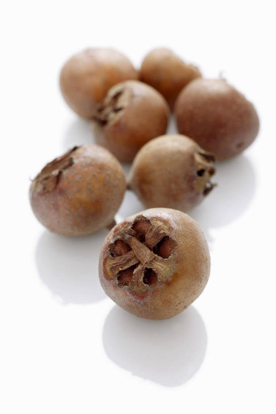 无人,竖图,俯视,室内,特写,白天,白色背景,植物,桌面,桌子,阴影,反射,木制,影子,棕色,果实,草药,药草,中药,木制品,摄影,影棚,枸杞子,枸杞,药材,中草药,中药材,本草,苟起子,枸杞豆,枸杞果,血杞子,彩图,高角度拍摄,影棚拍摄,拍摄