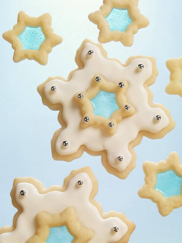 点心,无人,竖图,俯视,室内,特写,白天,桌面,桌子,阴影,蓝色背景,反射,粘稠,木制,影子,雪花,调料,食品,糖,调味品,曲奇,调味料,食物,木制品,饼干,零食,摄影,影棚,糖浆,曲奇饼,黏稠,曲奇饼干,浓厚,彩图,高角度拍摄,影棚拍摄,拍摄