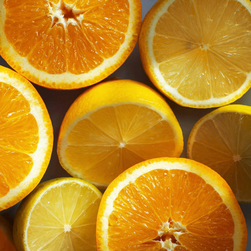 无人,方图,俯视,室内,特写,白天,桌面,桌子,柑橘,水果,阴影,新鲜,反射,木制,影子,生食,食品,果实,食物,木制品,橙色,有机食品,绿色食品,横截面,剖面,截面,截面图形,橘子,桔子,橙子,橙,彩图,高角度拍摄