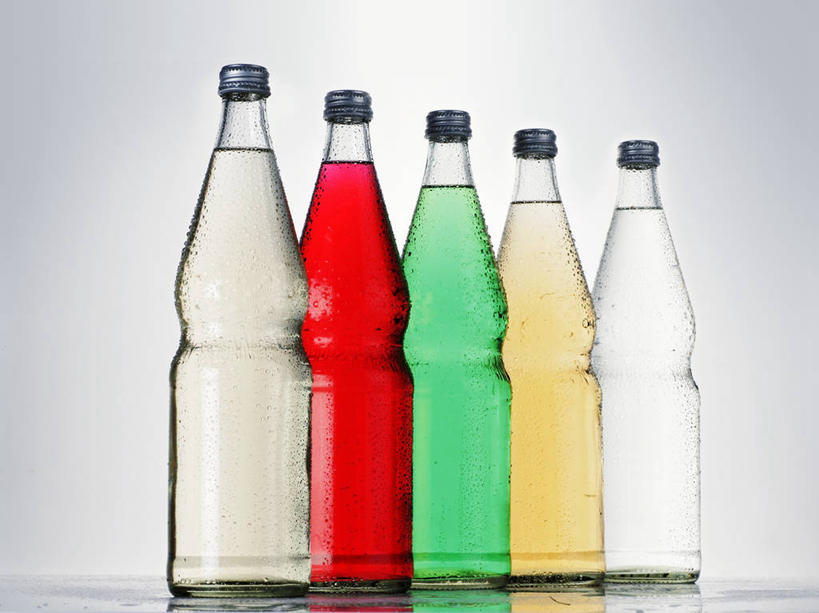 无人,横图,彩色,室内,特写,白天,白色背景,正面,幸福,茶,桌面,桌子,五个,一排,许多,阴影,整齐,反射,木制,影子,娱乐,玻璃制品,饮料,排列,玻璃瓶,木制品,瓶子,享受,休闲,温馨,放松,乐趣,摄影,影棚,五颜六色,柠檬茶,色彩斑斓,舒适,队列,五彩缤纷,五彩斑斓,五光十色,彩图,影棚拍摄,拍摄