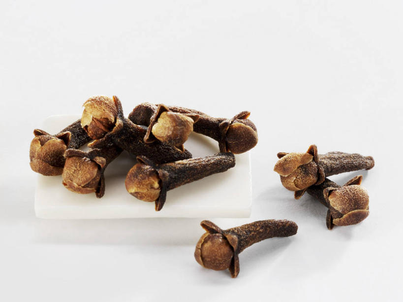 无人,横图,俯视,室内,特写,白天,白色背景,桌面,桌子,阴影,反射,木制,影子,调料,调味品,调味料,木制品,摄影,影棚,光辉,初恋,愁绪,愁怨,华北紫丁香,龙梢子,丁香,紫丁香,彩图,高角度拍摄,影棚拍摄,拍摄