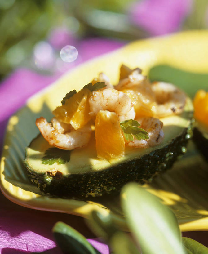 海鲜,无人,竖图,俯视,室内,特写,白天,餐具,水果,叶子,阴影,朦胧,模糊,新鲜,反射,碟子,盘,影子,生食,虾,沙拉,食品,果实,绿叶,色拉,蔬果,水产,沙律,水果沙拉,大虾,海洋生物,食物,一个,盘子,碟,酪梨,嫩叶,鳄梨,有机食品,绿色食品,对虾,单个,色拉酱,油梨,水生动物,海产品,千岛酱,水生物,海底动物,斑节虾,樟梨,东方对虾,中国对虾,叶,叶片,牛油果,彩图,高角度拍摄