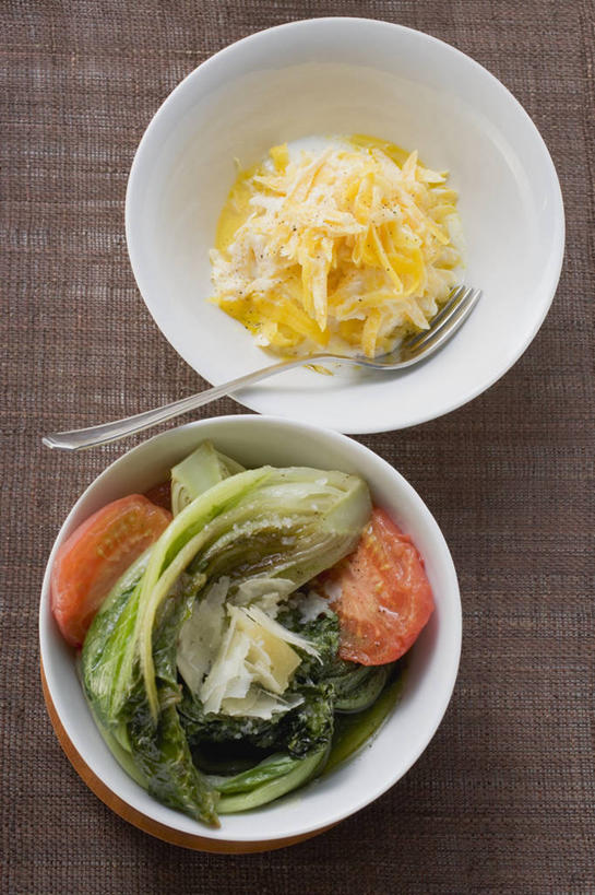 奶酪,牛奶,无人,竖图,俯视,室内,特写,白天,桌面,桌子,萝卜,胡萝卜,蔬菜,西红柿,金属制品,一堆,阴影,堆叠,堆积,新鲜,反射,金属,木制,粉末,影子,勺子,陶瓷,生菜,莴苣,生食,蔬菜沙拉,干酪,起司,沙拉,食品,陶瓷制品,饮品,芝士,营养,色拉,酸奶,沙律,食物,饮料,两个,木制品,容器,调羹,汤匙,碗,粉,乳酪,有机食品,绿色食品,色拉酱,储藏,堆,乳制品,奶,储存,千岛酱,发酵,春菜,鹅仔菜,莴仔菜,千金菜,粉状,粉剂,叶用莴苣,优格,优酪乳,红萝卜,甘荀,番茄,彩图,高角度拍摄,贮存